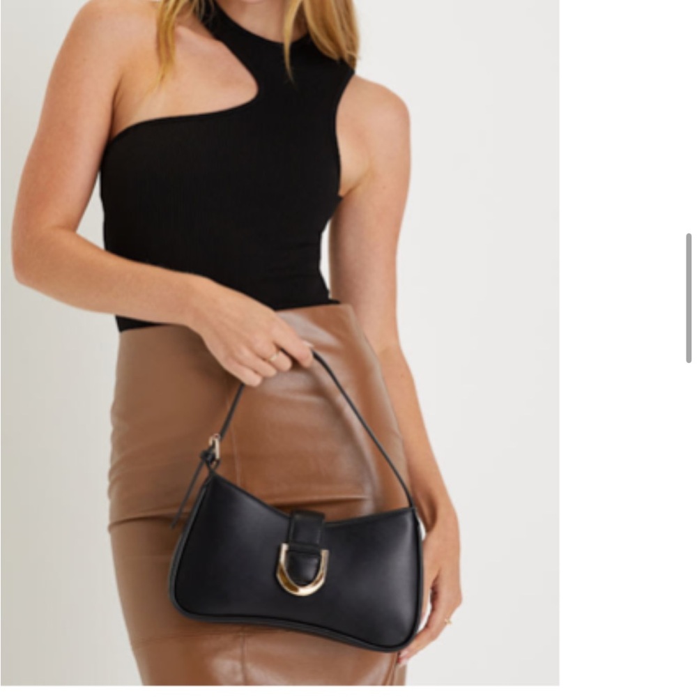 Lulu's Chic Black Shoulder Bag